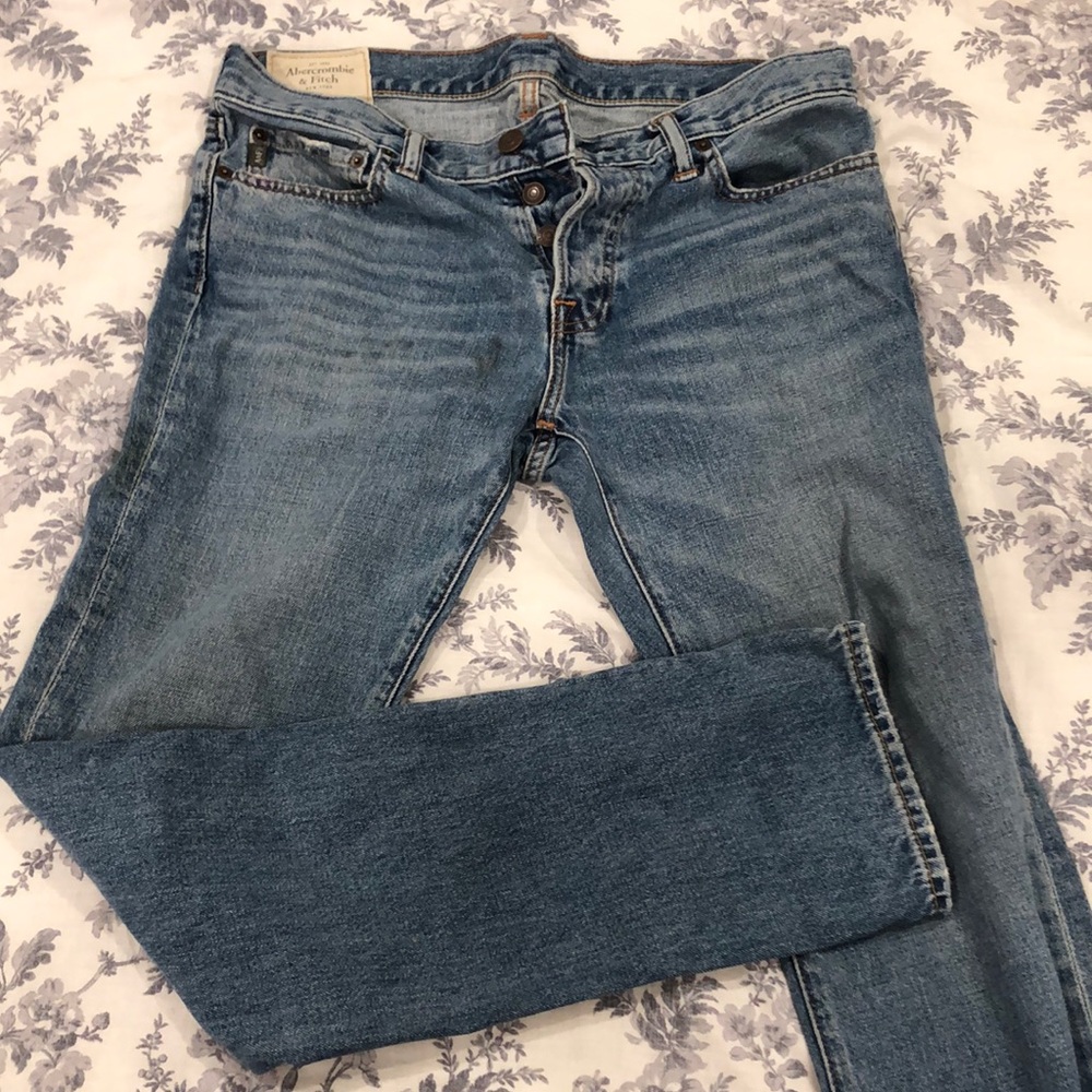 A&F slim straight jeans 33x32